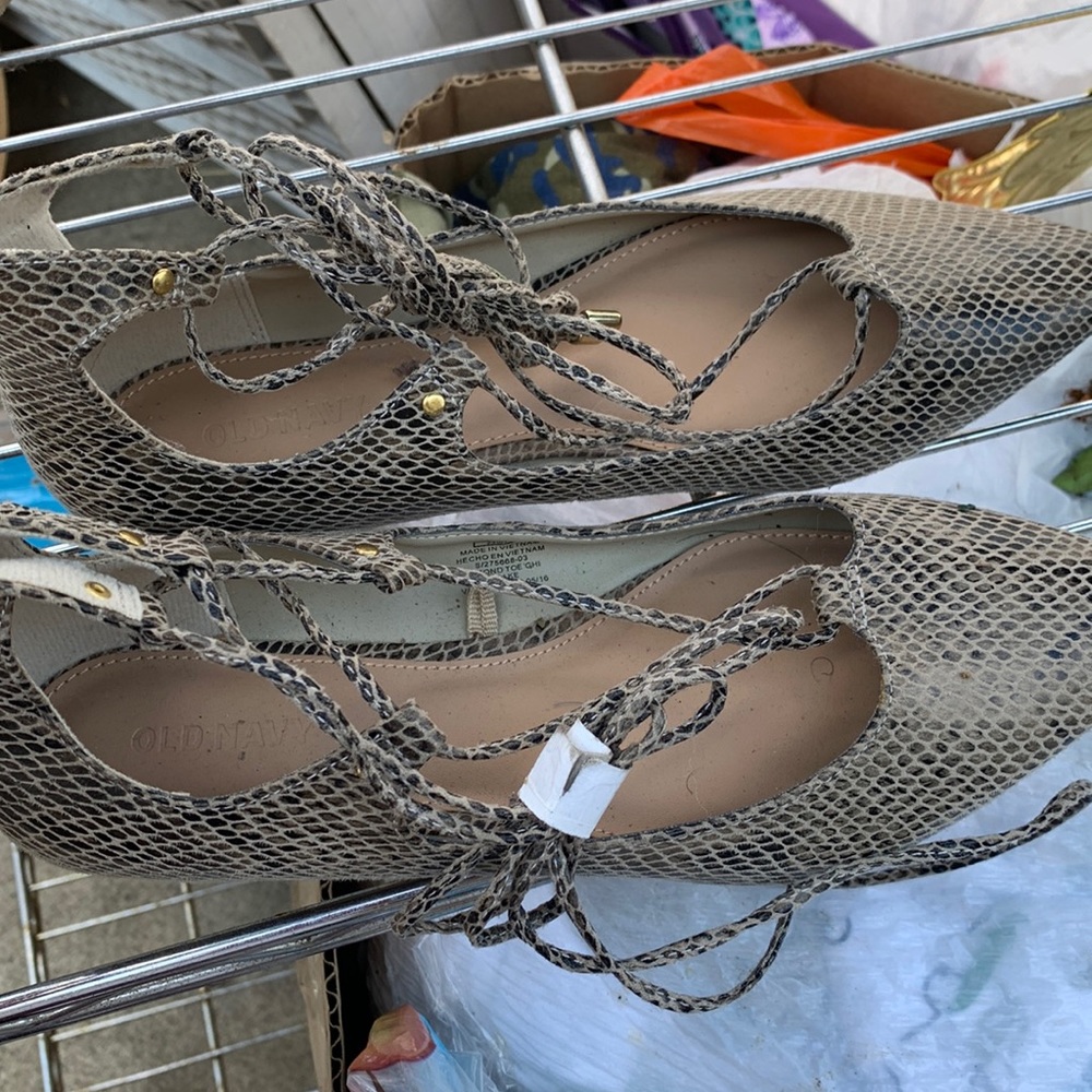 Old Navy brand never used, pointy tip flats